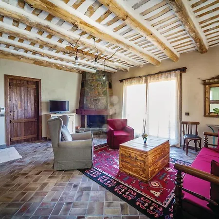 2 Bedroom Gorgeous In Mouzaki