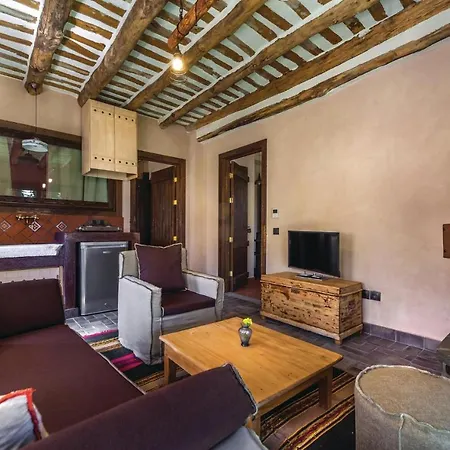 2 Bedroom Gorgeous In Mouzaki * Platanákos