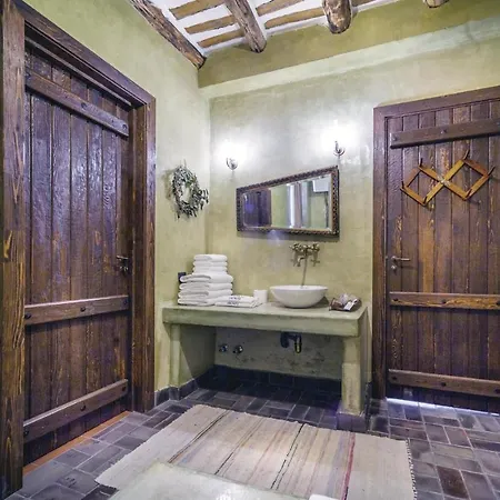 2 Bedroom Gorgeous In Mouzaki Platanákos